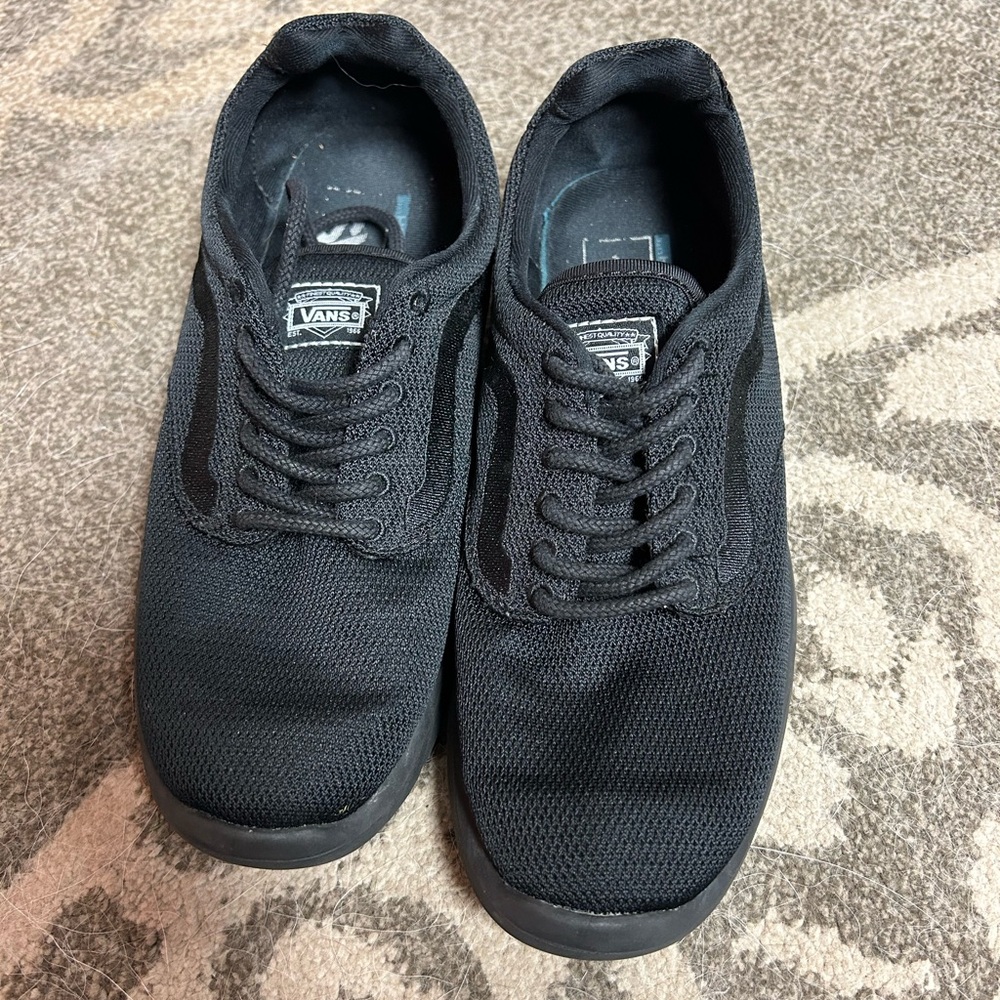 Men’s Vans lightweight shoe